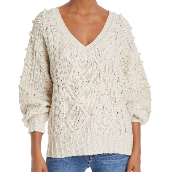 Gorgeous Cream Sweater! NWT 🐰 - Picture 1 of 7
